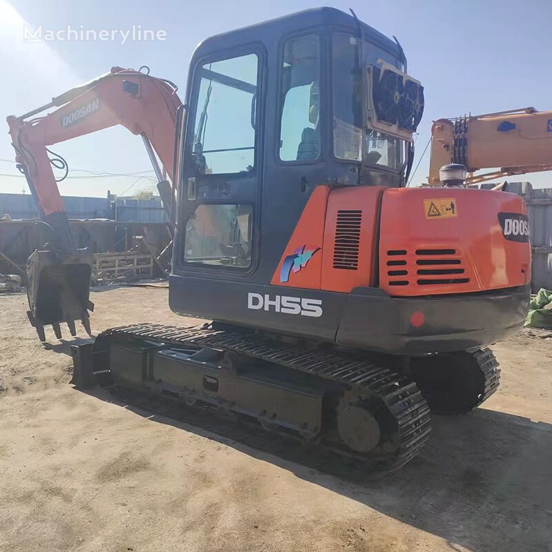 트랙형 굴착기 Doosan DH55