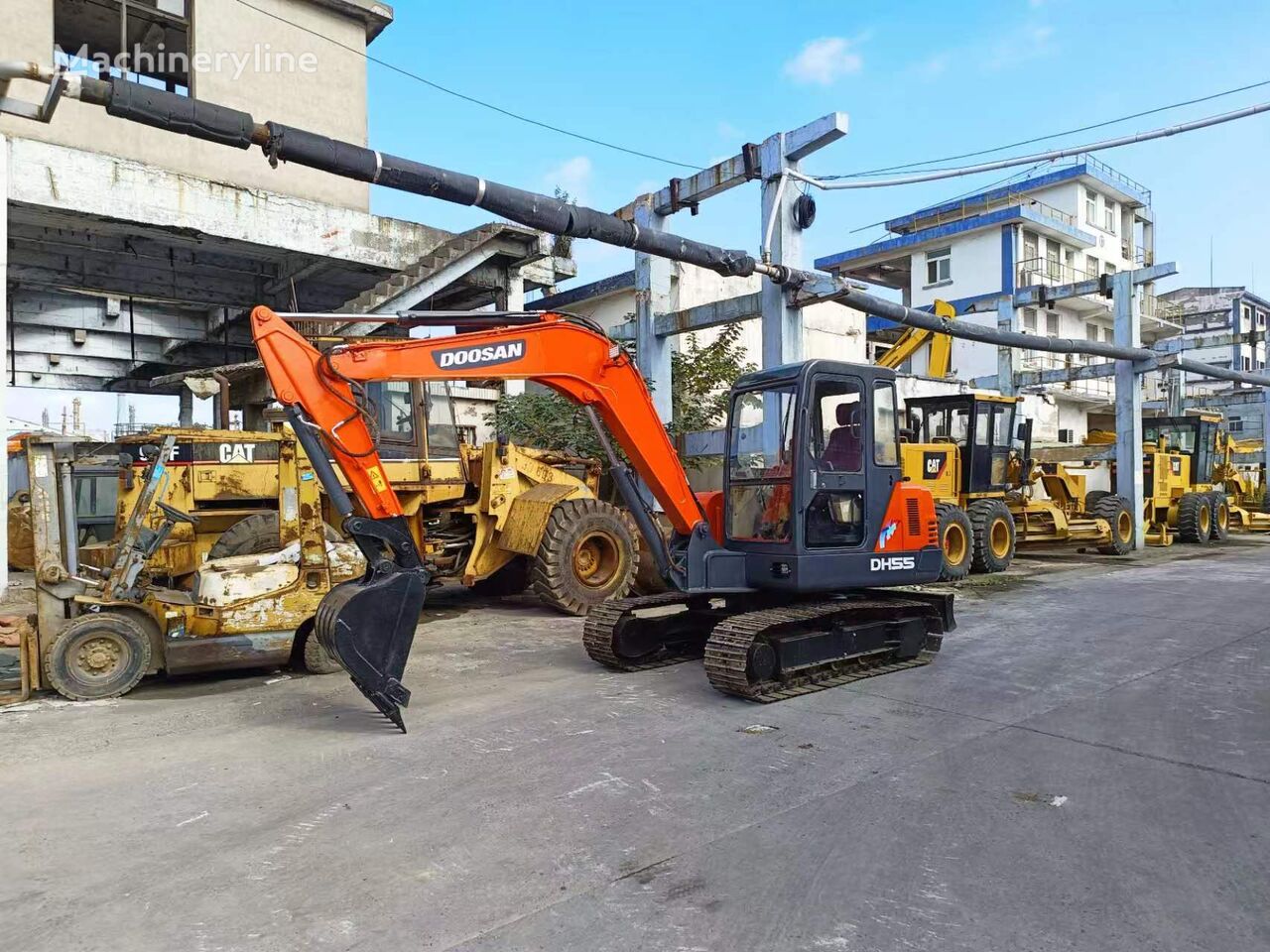 pelle sur chenilles Doosan DH55