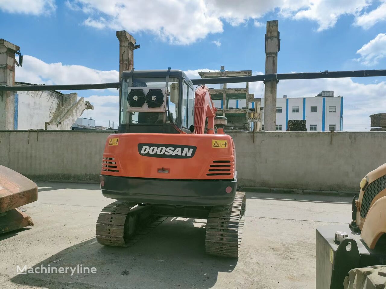 pelle sur chenilles Doosan DH55