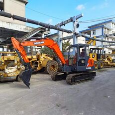 pelle sur chenilles Doosan DH60
