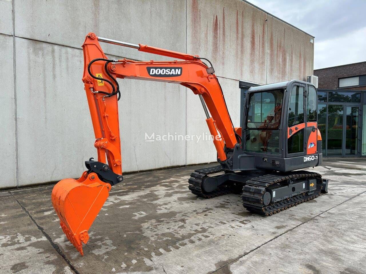 Doosan DH60-7 tracked excavator