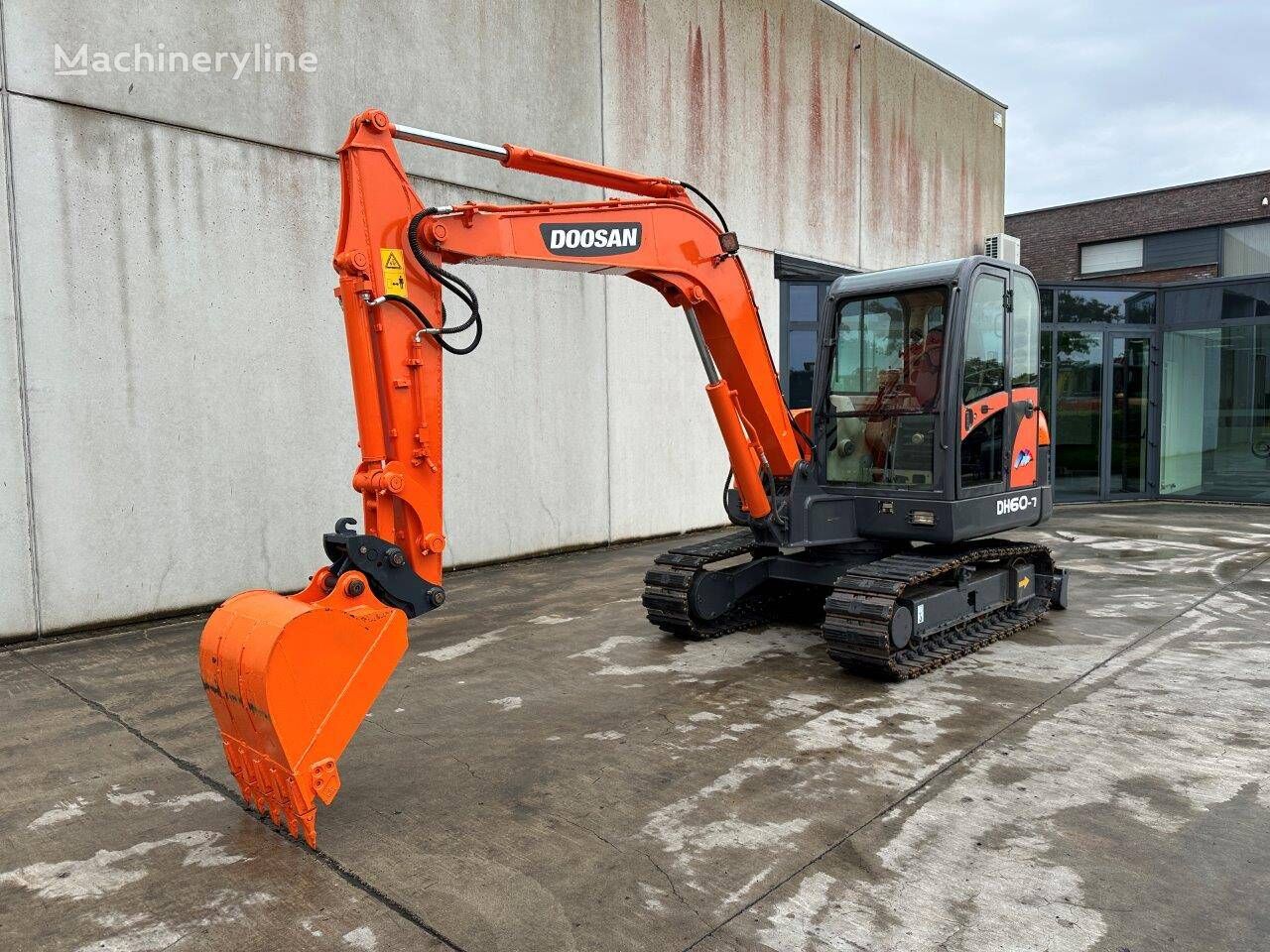 excavator pe şenile Doosan DH60-7