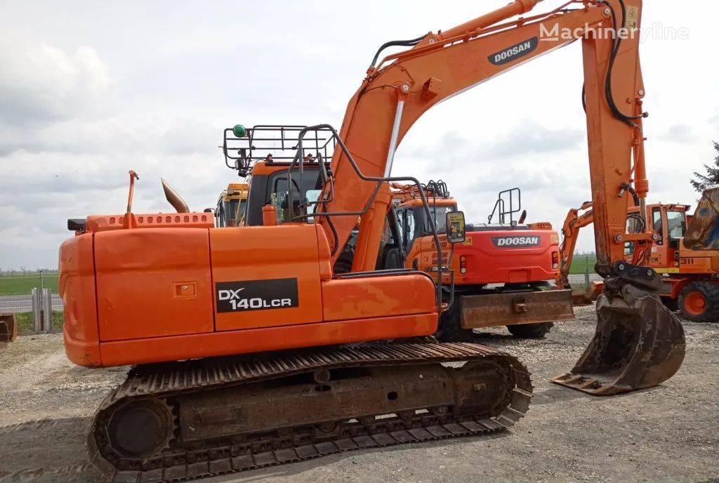 Doosan DX 140 LC-3 Crawler excavator tracked excavator