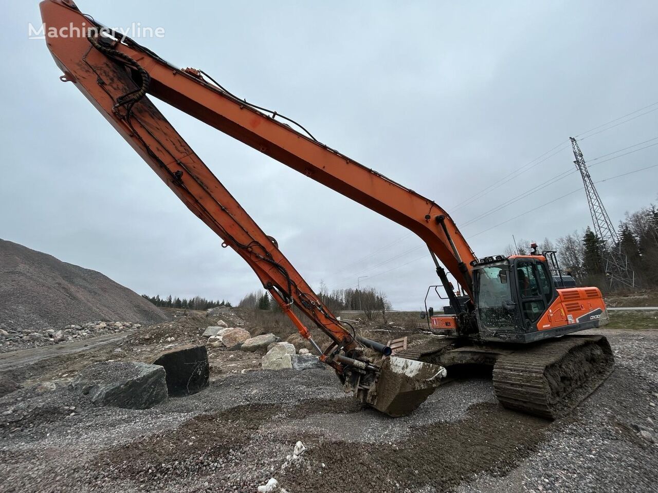 excavator dengan track Doosan DX 300LC-5