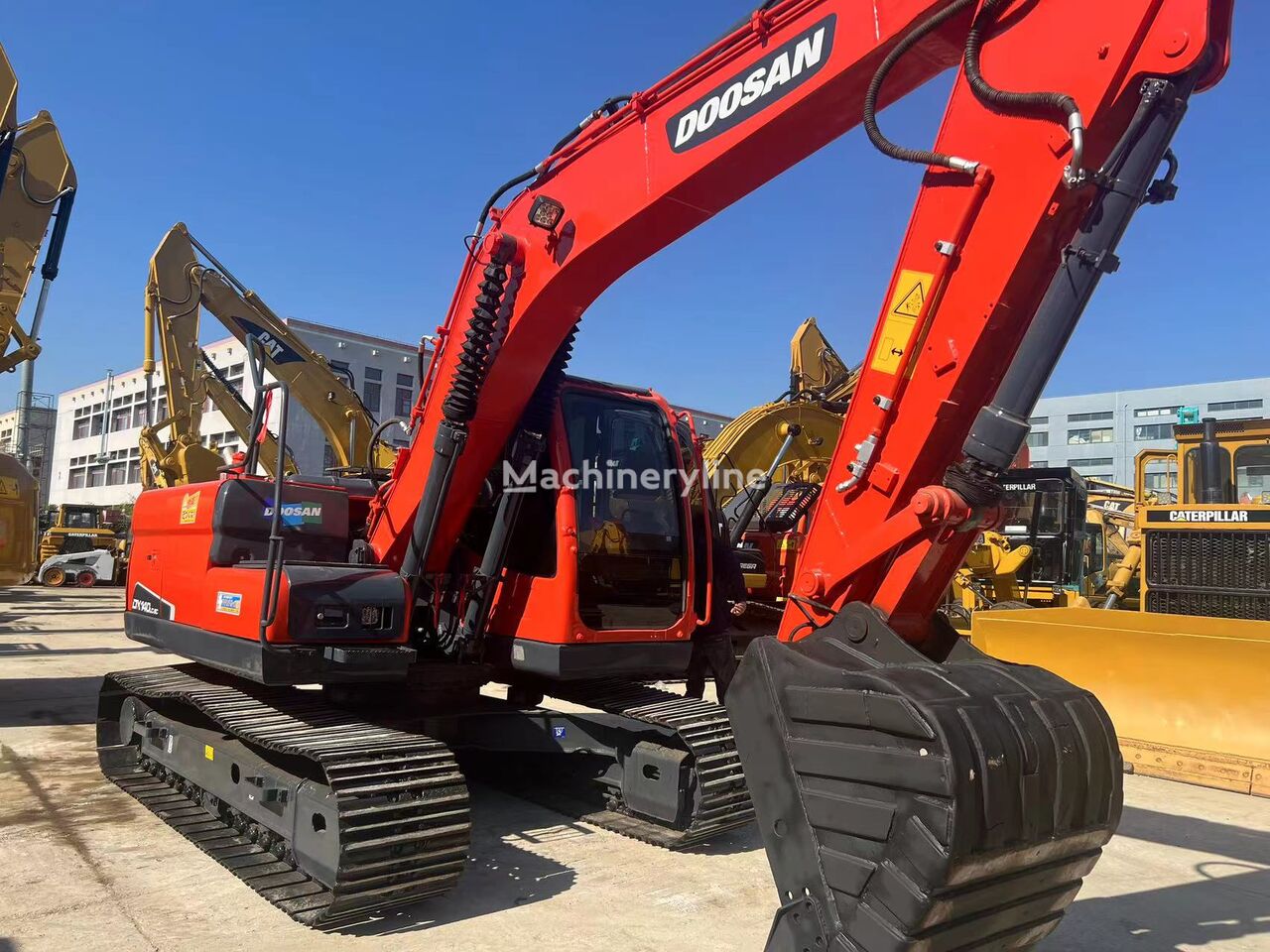 Doosan DX140 excavadora de cadenas