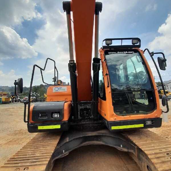 Doosan DX140LC tracked excavator