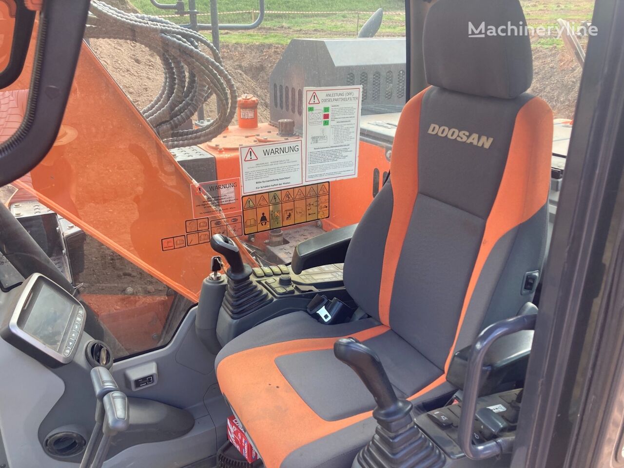 escavadora de rastos Doosan DX140LCR