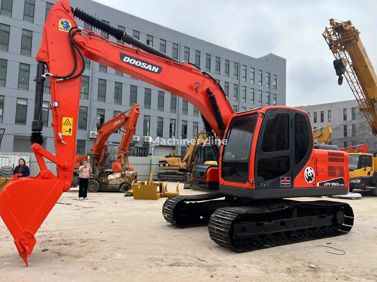 верижен багер Doosan DX150