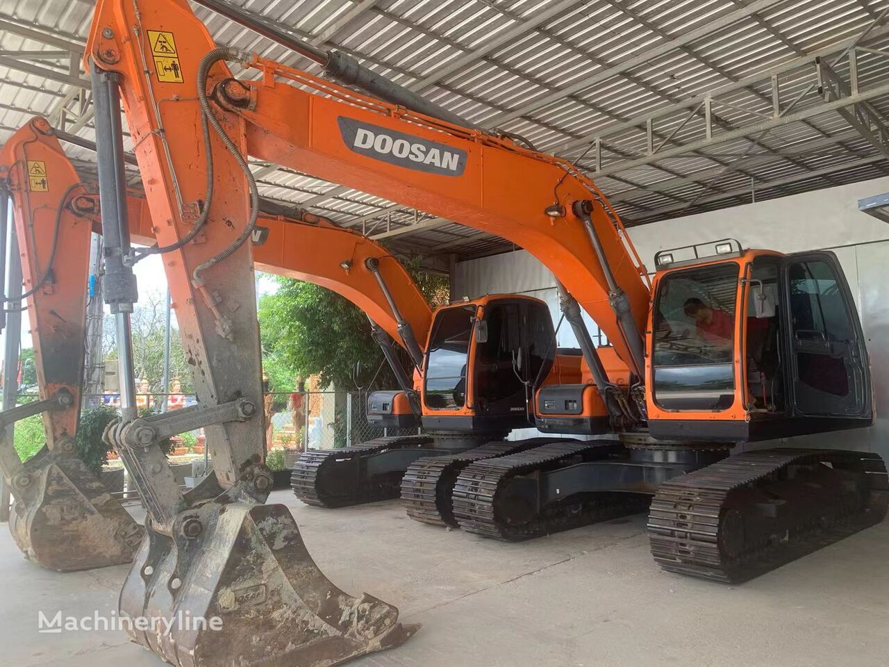 Doosan DX225 paletli ekskavatör