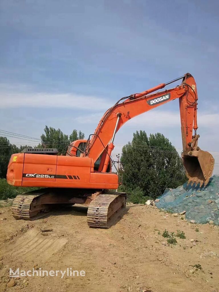 حفارة مجنزرة Doosan DX225