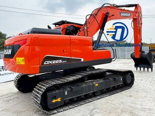 pásové rýpadlo Doosan DX225