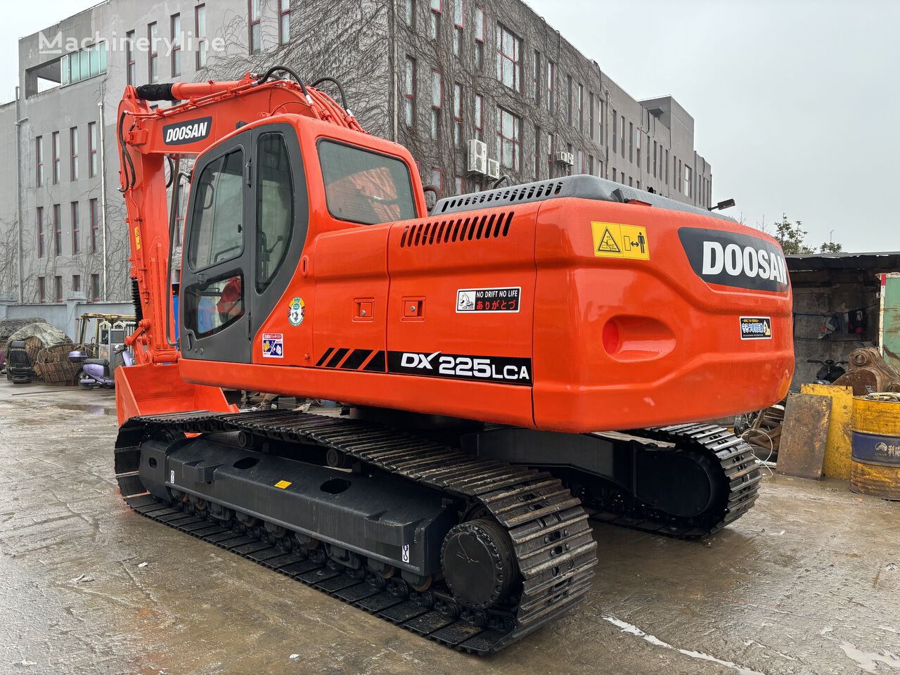 pelle sur chenilles Doosan DX225L