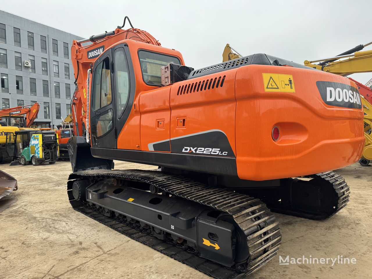 Doosan DX225LC kāpurķēžu ekskavators