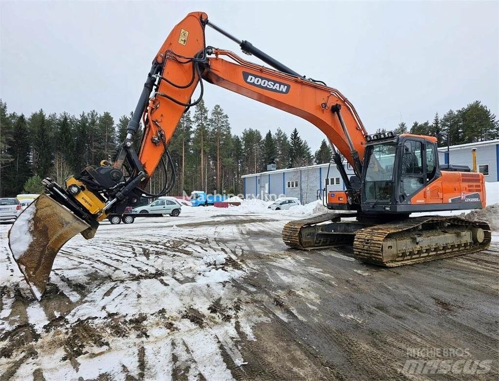 pelle sur chenilles Doosan DX225LC, Engcon EC30, Novatron 3D, SKF