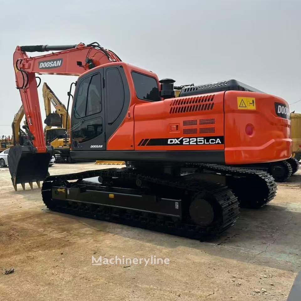 Doosan DX225LCA Kettenbagger - Machineryline