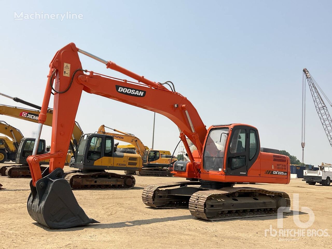 بیل مکانیکی ریلی Doosan DX225LCB