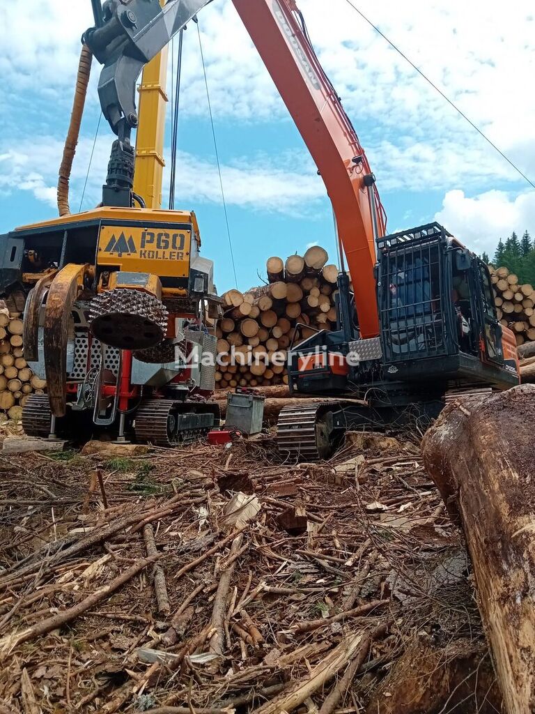 escavadora de rastos Doosan DX235