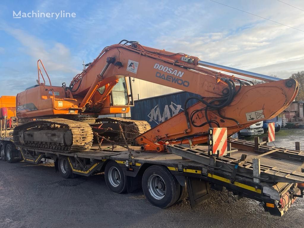 Doosan DX255LCV, Kettenbagger bager guseničar