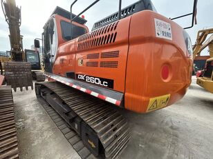 pelle sur chenilles Doosan DX260LC