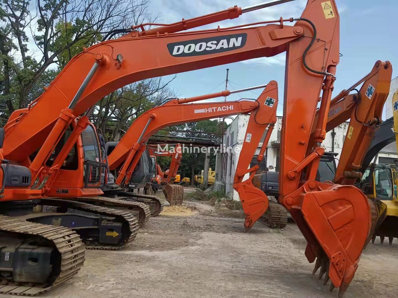 Doosan DX300 tracked excavator