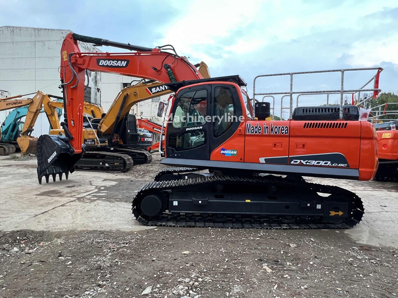 Doosan DX300 Kettenbagger kaufen | Machineryline DE Doosan DX300 Kettenbagger - Machineryline