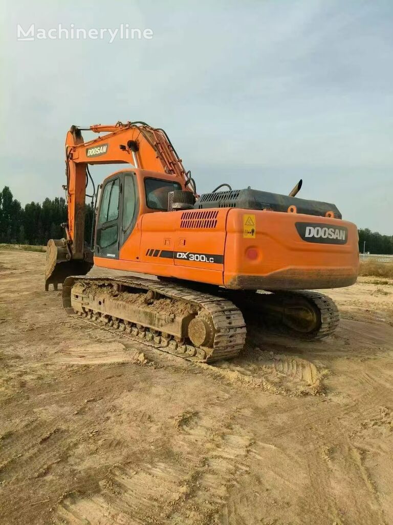 escavadora de rastos Doosan DX300LC