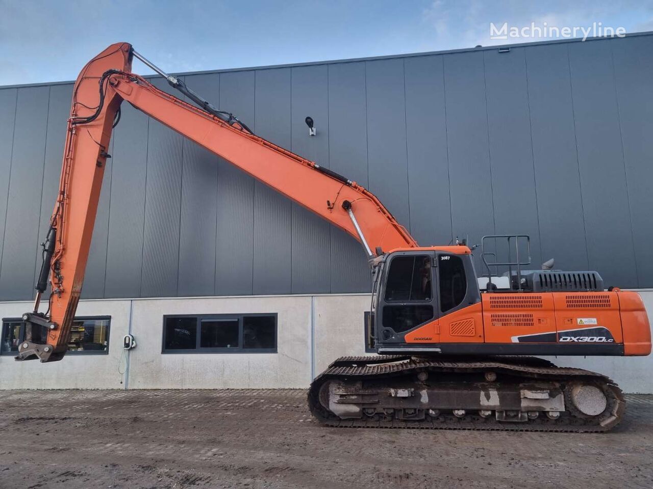 гусеничный экскаватор Doosan DX300LC-5