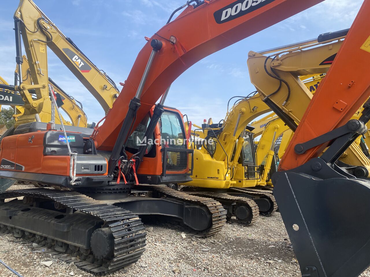 Doosan DX300LC-9C クローラーショベル