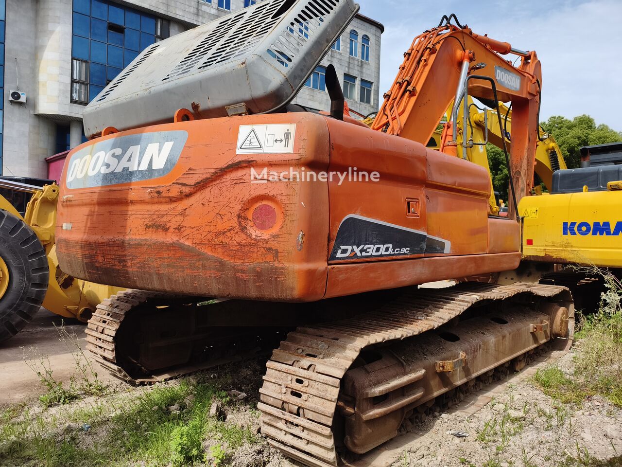 Гусеничный экскаватор Doosan DX300LC-9C - Machineryline
