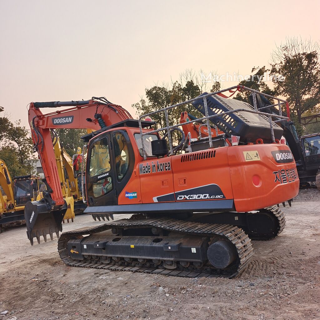 Doosan DX300LC-9C tracked excavator - Machineryline