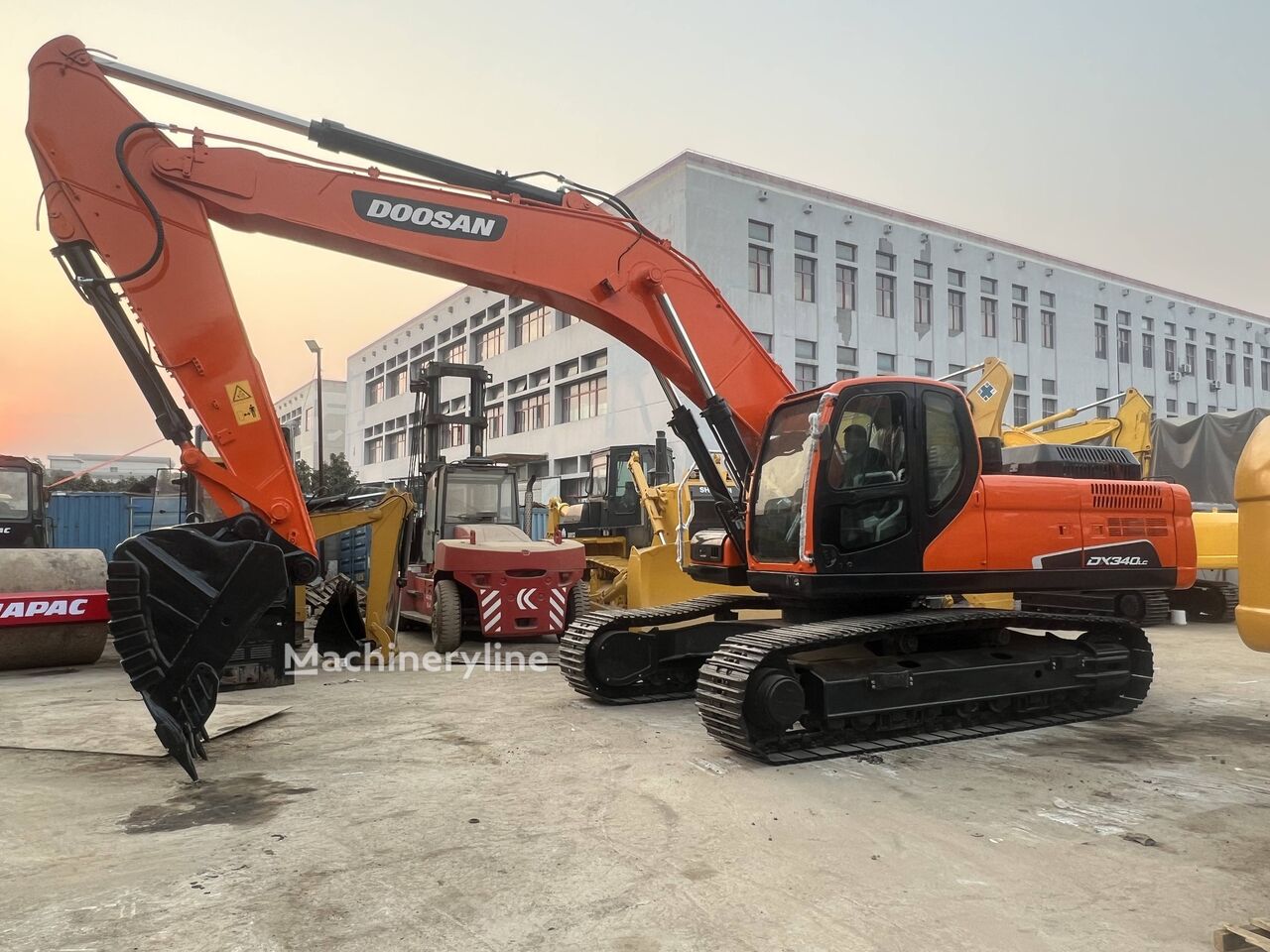 Vikšrinio ekskavatoriaus Doosan DX340LC pardavimas | Machineryline LT Vikšrinis ekskavatorius Doosan DX340LC - Machineryline