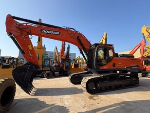 حفارة مجنزرة Doosan DX380