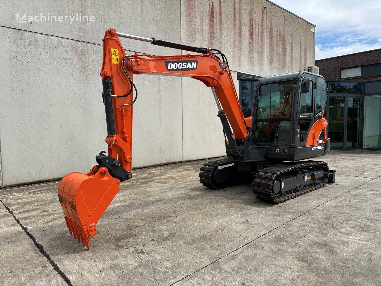 Doosan DX55-9C lánctalpas kotrógép