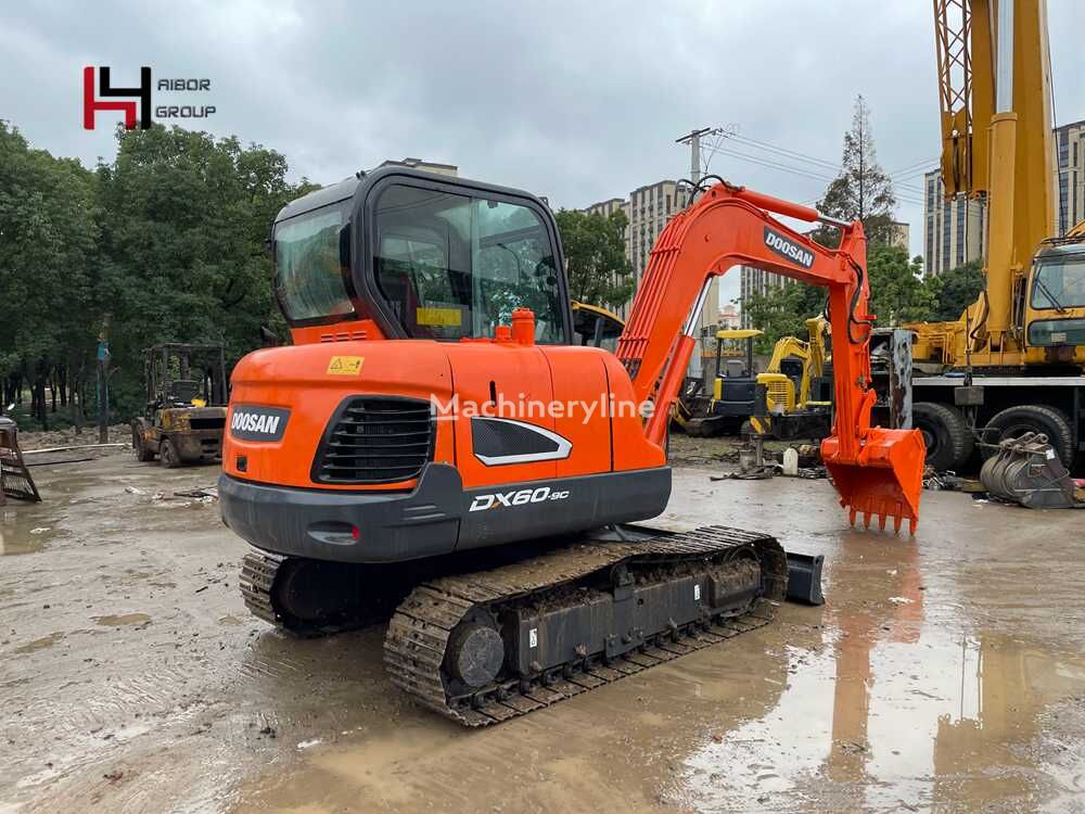 Doosan DX60 DH60 60 tracked excavator