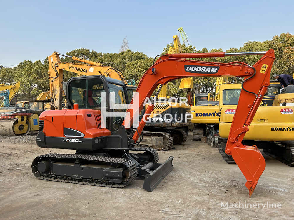 excavator dengan track Doosan DX60 DH60 60