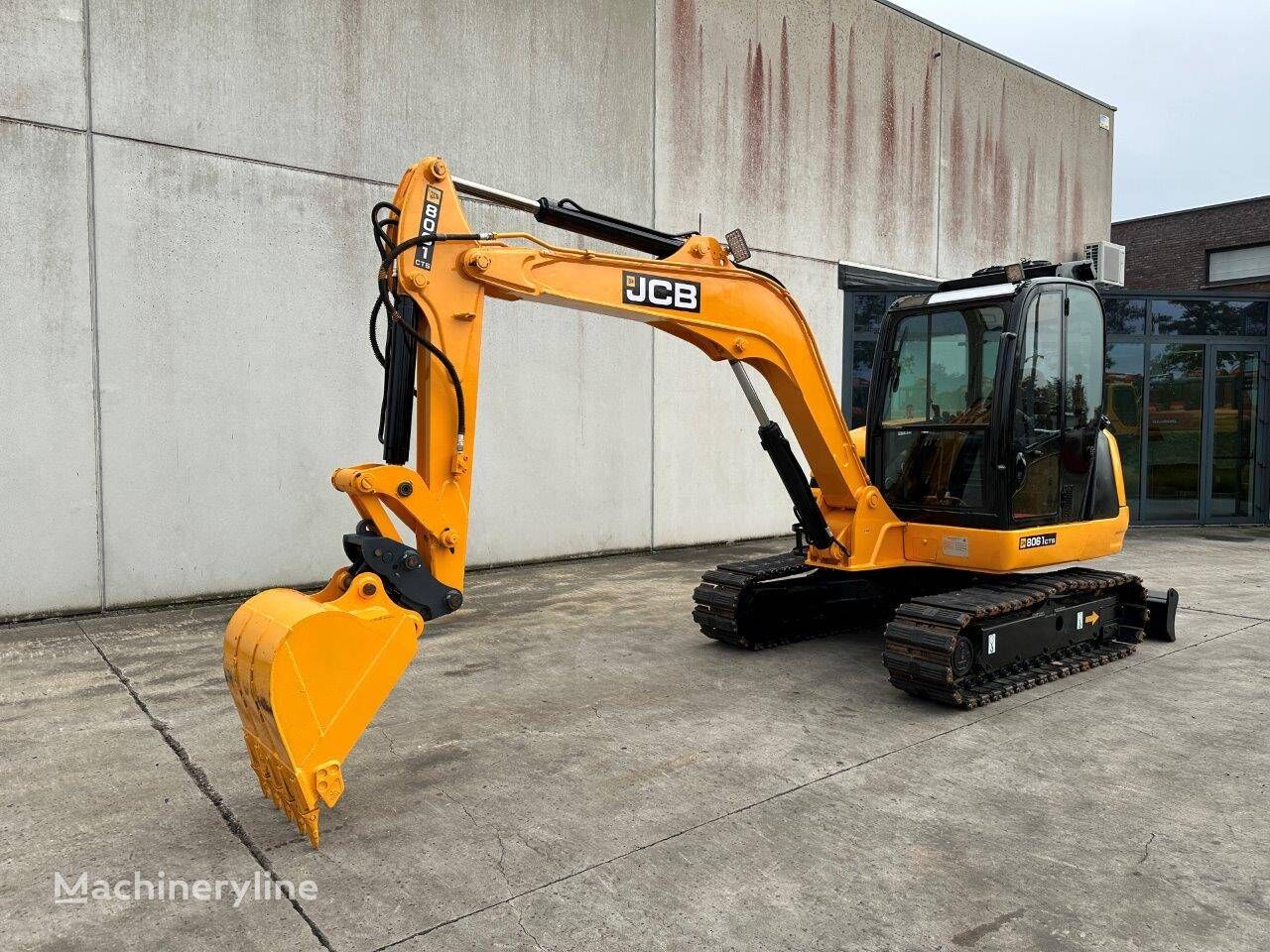 Doosan JCB tracked excavator