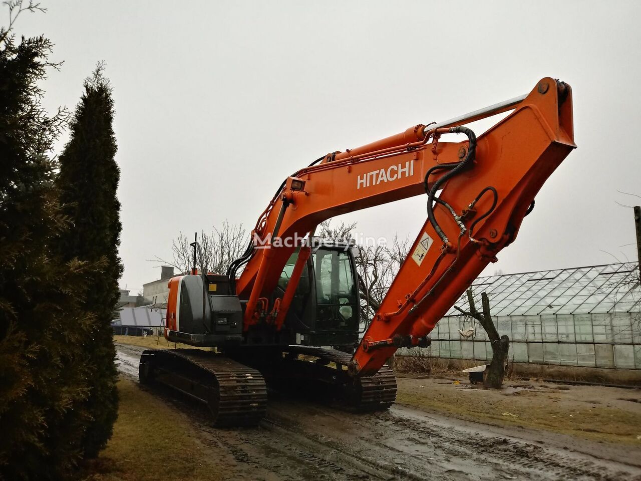 Hitachi 225      tracked excavator