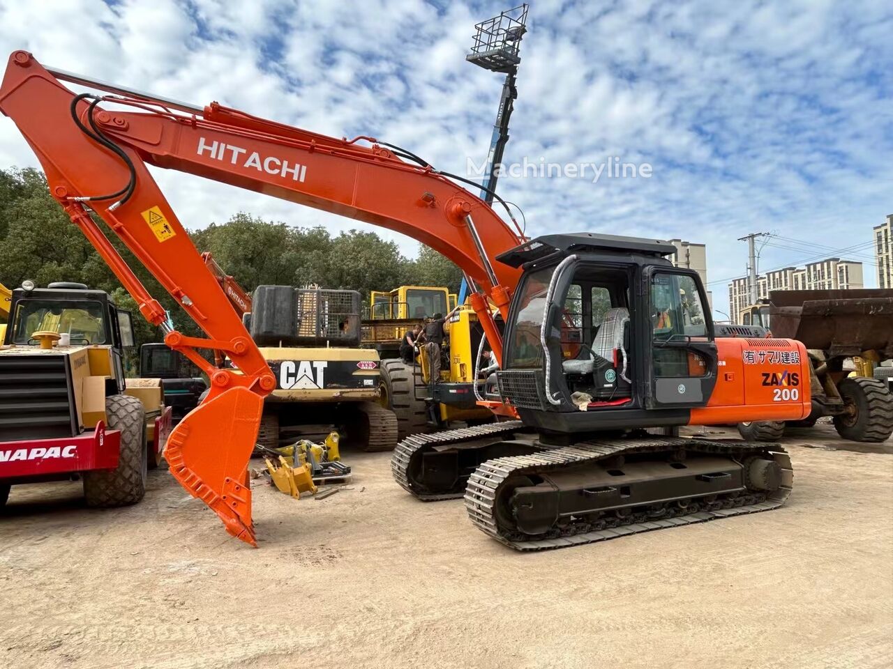 Pārdošana Hitachi EX200 kāpurķēžu ekskavatora | Machineryline LV Hitachi EX200 kāpurķēžu ekskavators - Machineryline