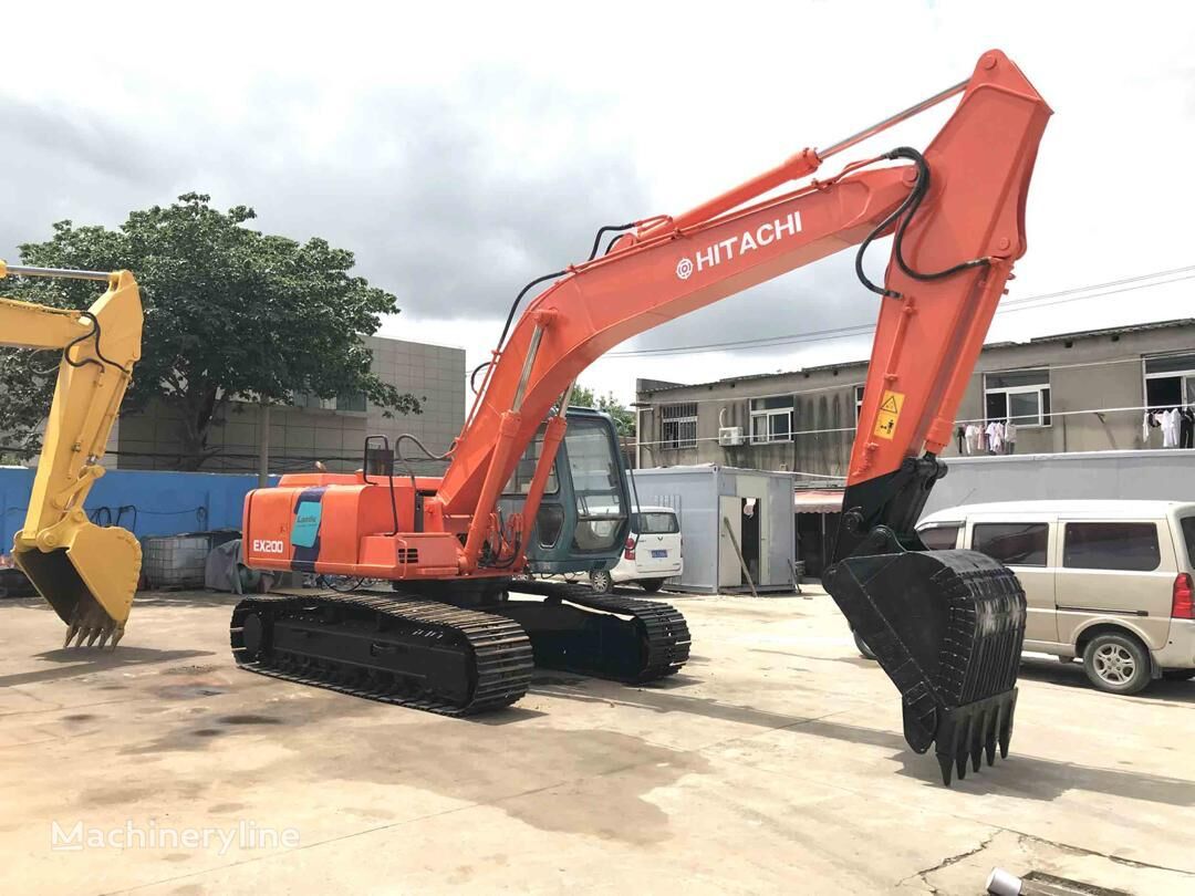 Hitachi EX200-3 tracked excavator