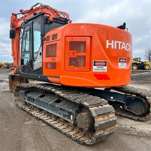 Hitachi EX225 ZX225 tracked excavator