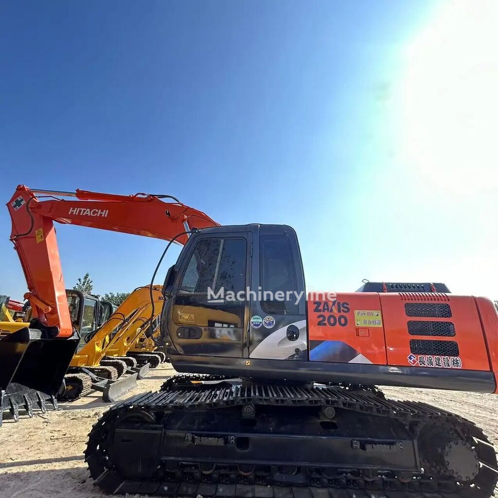 حفارة مجنزرة Hitachi ZX 200 - Machineryline