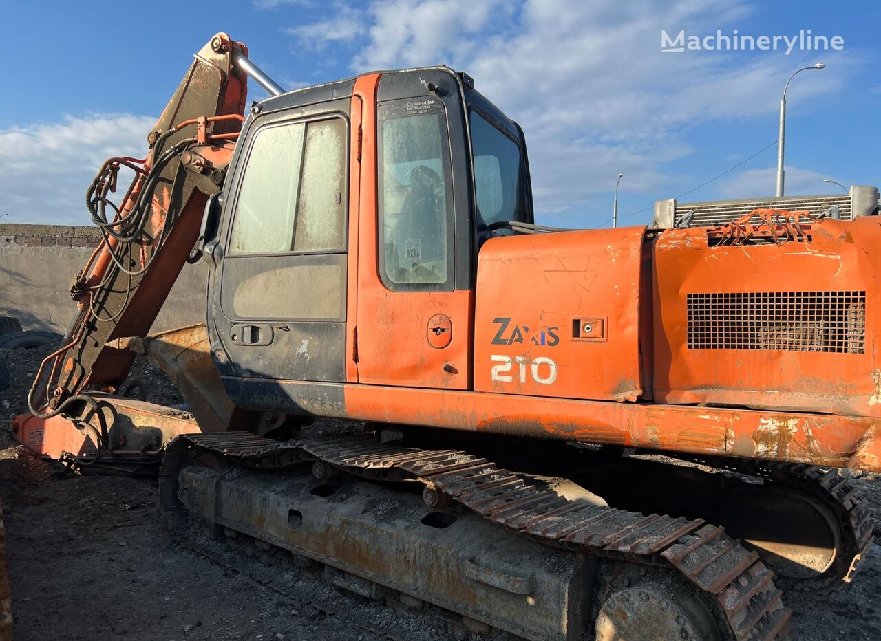 excavator pe şenile Hitachi ZX 210 în bucăți