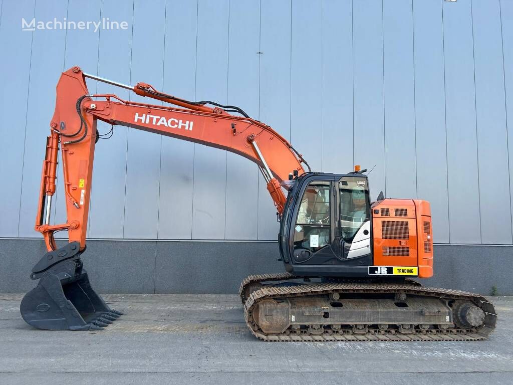 гусеничный экскаватор Hitachi ZX 225 US LC-6