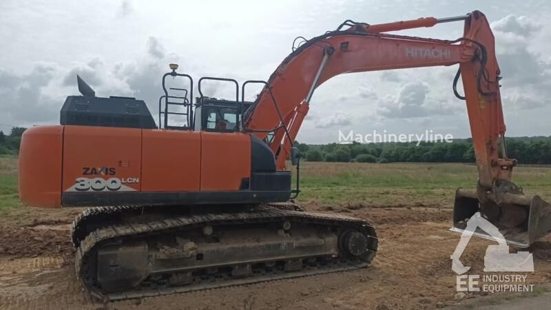 Гусеничный экскаватор Hitachi ZX 300 LCN - Machineryline