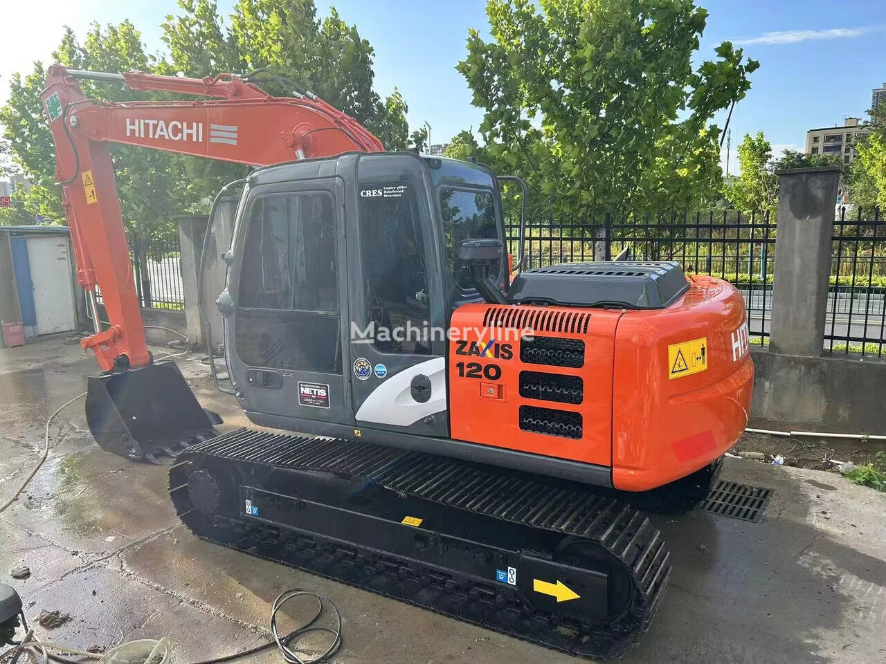 escavadora de rastos Hitachi ZX120