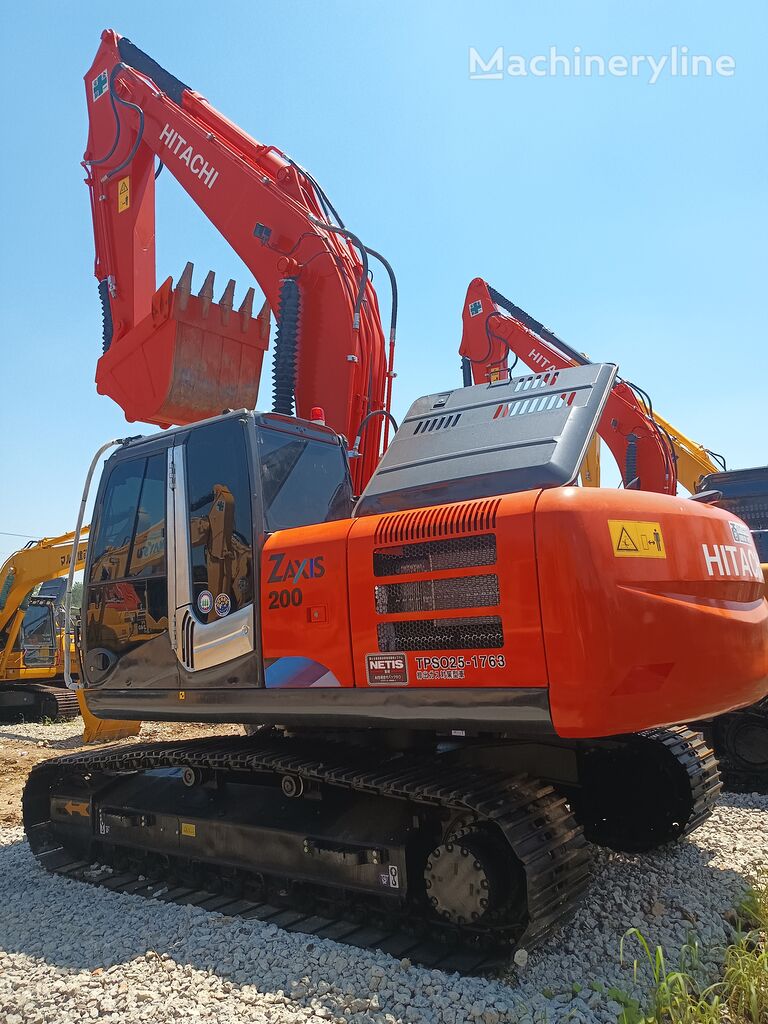 pásové rýpadlo Hitachi ZX200