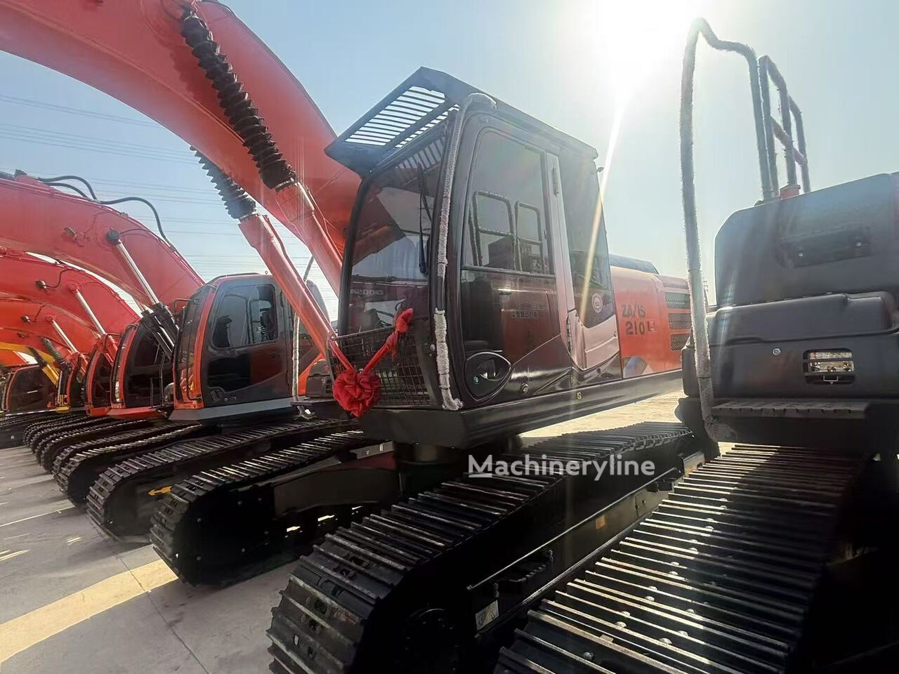 Hitachi ZX210 tracked excavator - Machineryline