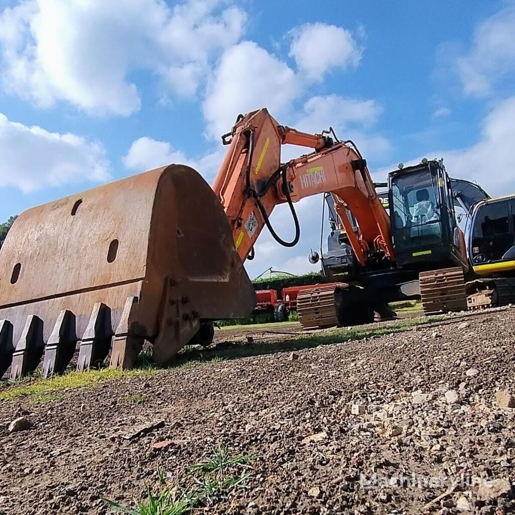 Hitachi ZX210-5C excavadora de cadenas