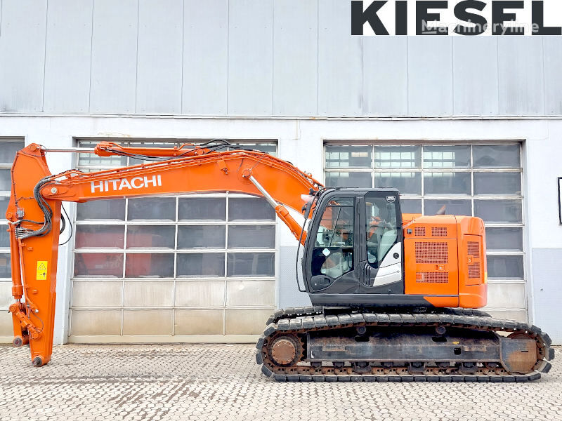 Hitachi ZX225USLC-6 tracked excavator