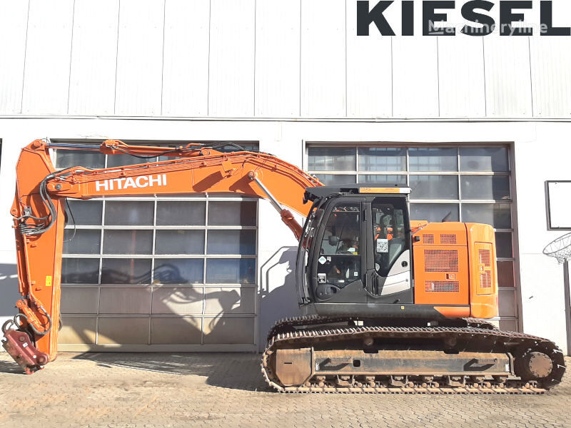 Hitachi ZX225USLC-6 tracked excavator